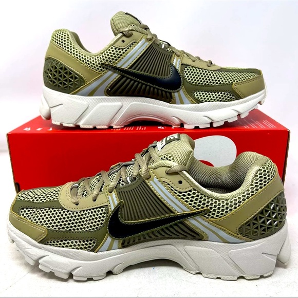 🫒 NIKE ZOOM VOMERO 5 NEUTRAL OLIVE 🫒